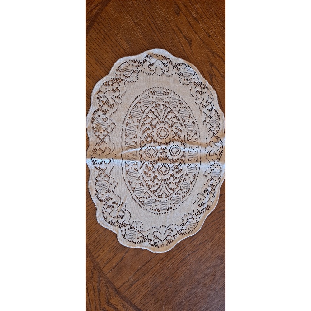 12 Quaker Lace oval placemats cotton poly blend - Picture 2 of 7